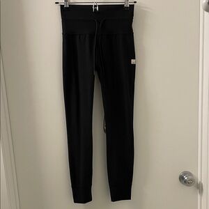 Vuori Women’s Daily Leggings. Washed once. Never worn! Like new!